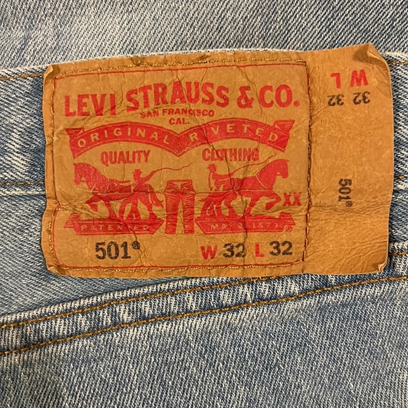 Levi’s - Picture 4 of 5